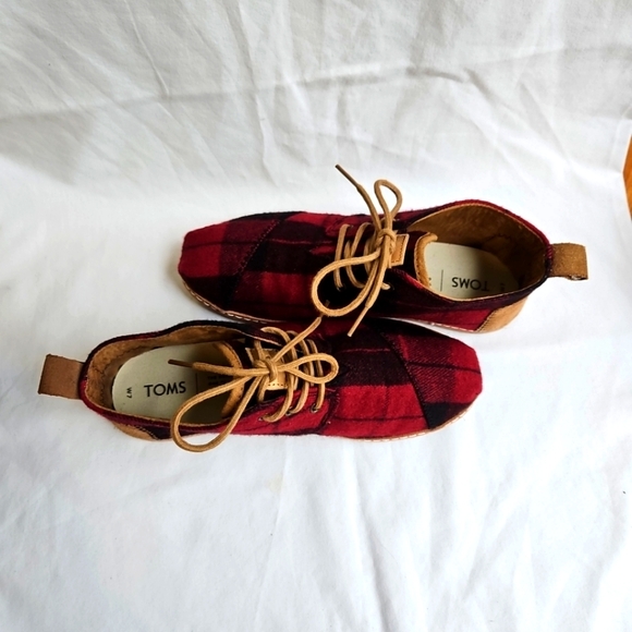 TOMS Women's Bota Style US 7W Red Plaid Felt on Leather Lace Up  Booties Shoes - Picture 9 of 11